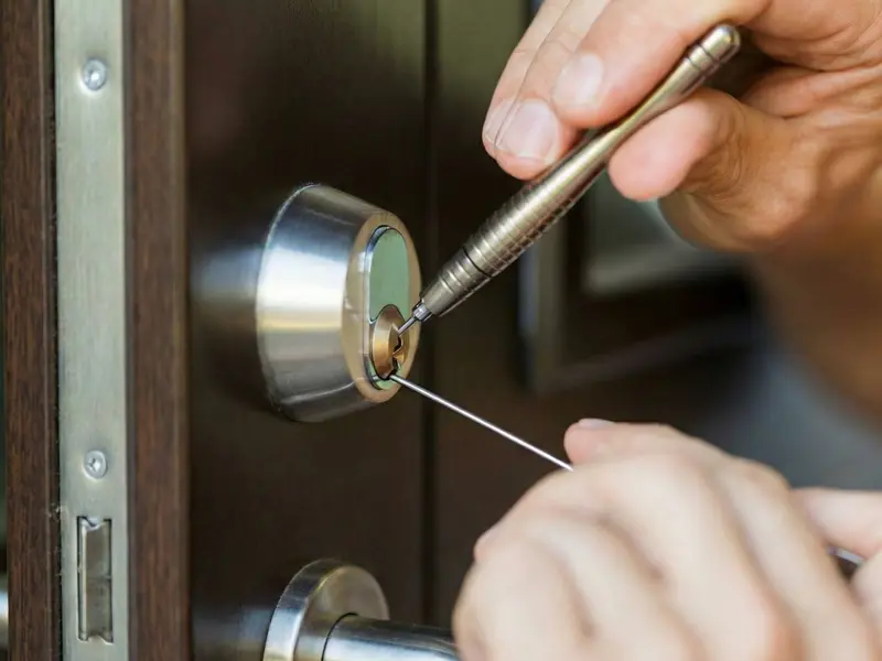 Chaveiro residencial em Guarulhos – abertura de porta e troca de fechadura